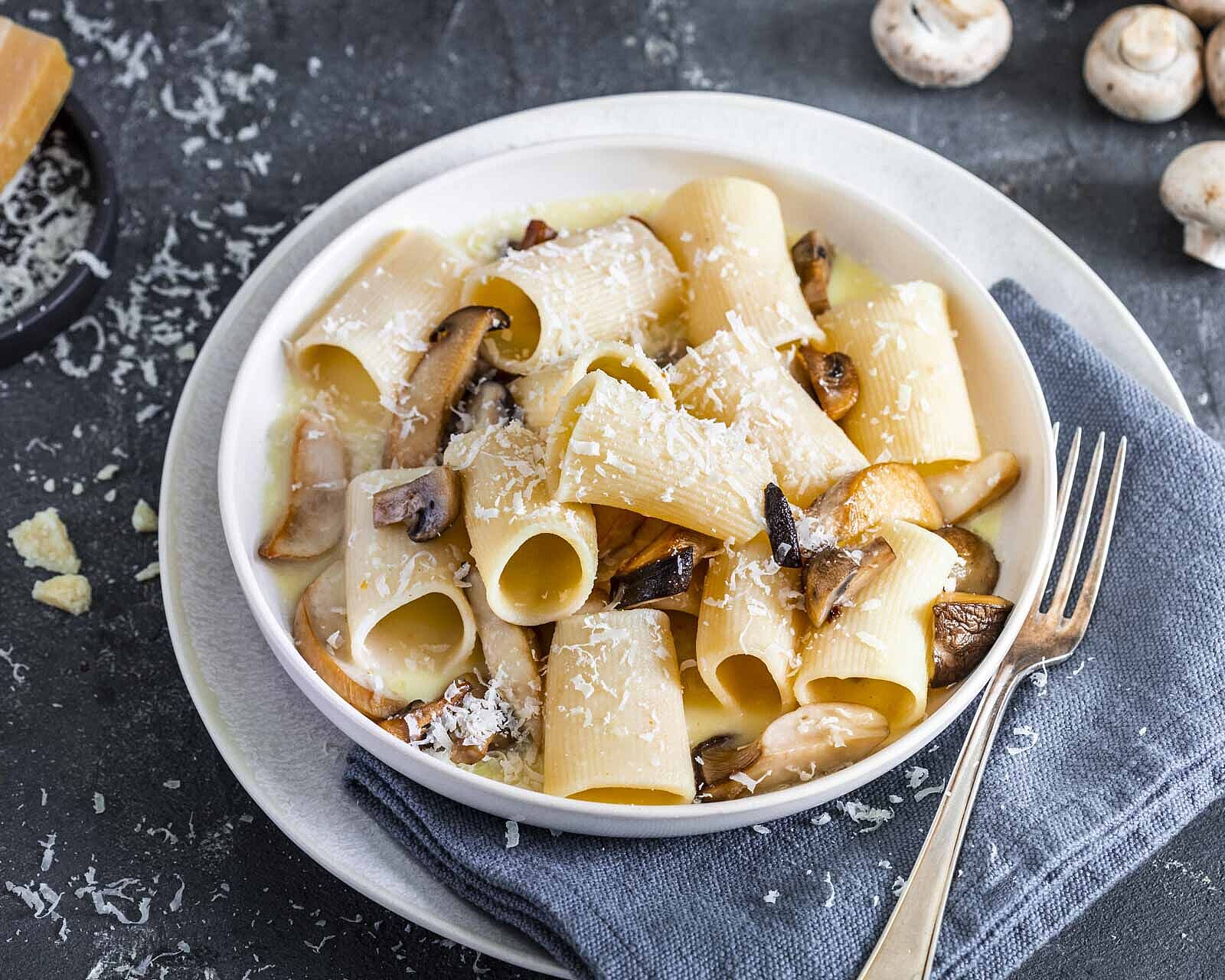 Paccheri mit Pilzen und Parmesansauce