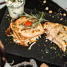 Rezept für Croque Monsieur mit Lauch-Sellerie-Gemüse