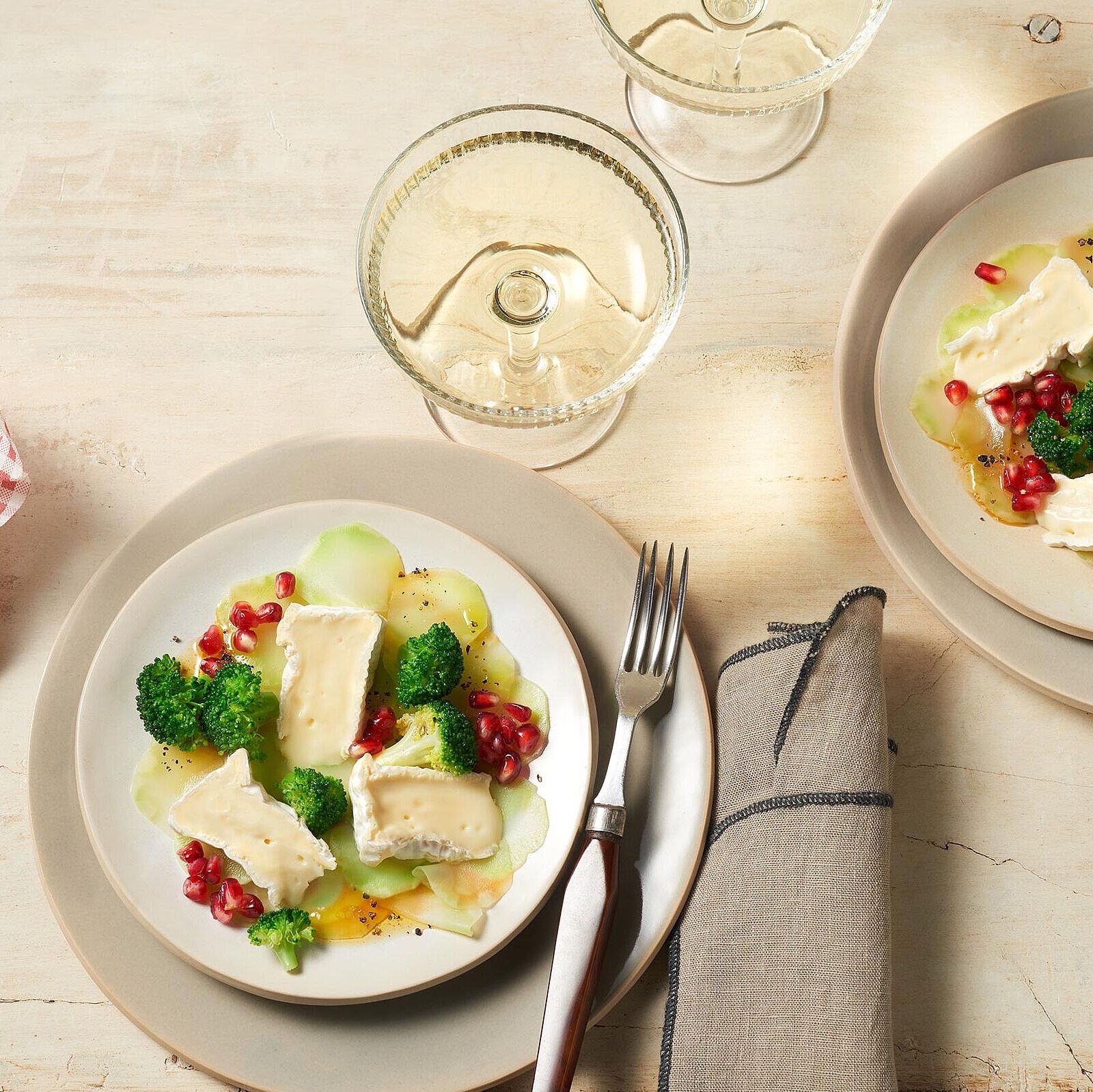Brokkoli-Carpaccio mit Käse