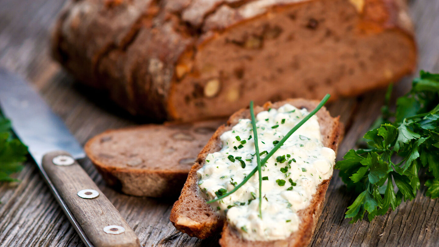 Le Tartare der frische Franzose Brot