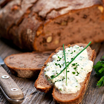 Le Tartare der frische Franzose Brot