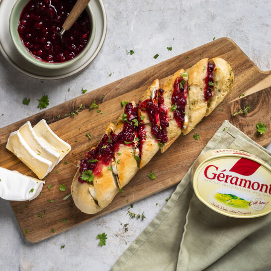 Kräuterbaguette mit Géramont-Füllung