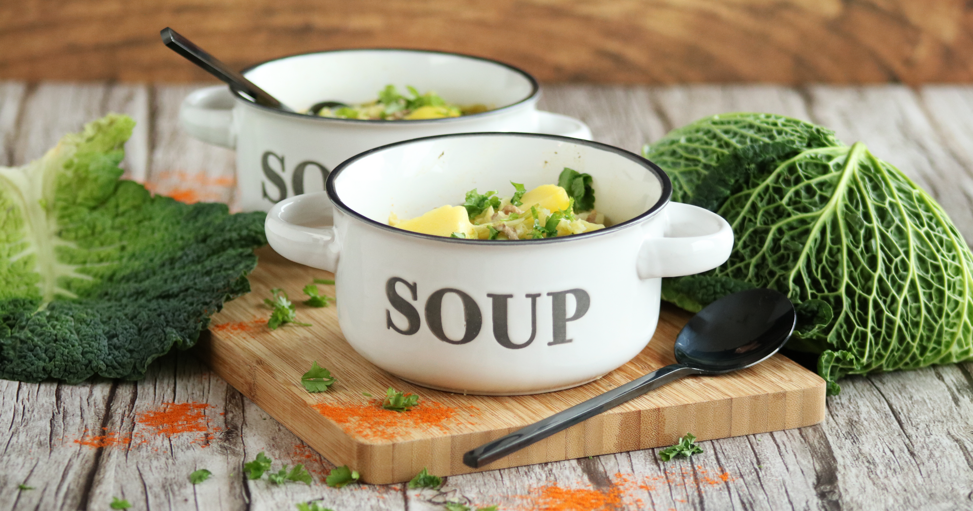 Wirsingeintopf mit Kartoffeln, Hackfleisch und Schmelzkäse Wirsingeintopf mit Kartoffeln, Hackfleisch und Schmelzkäse