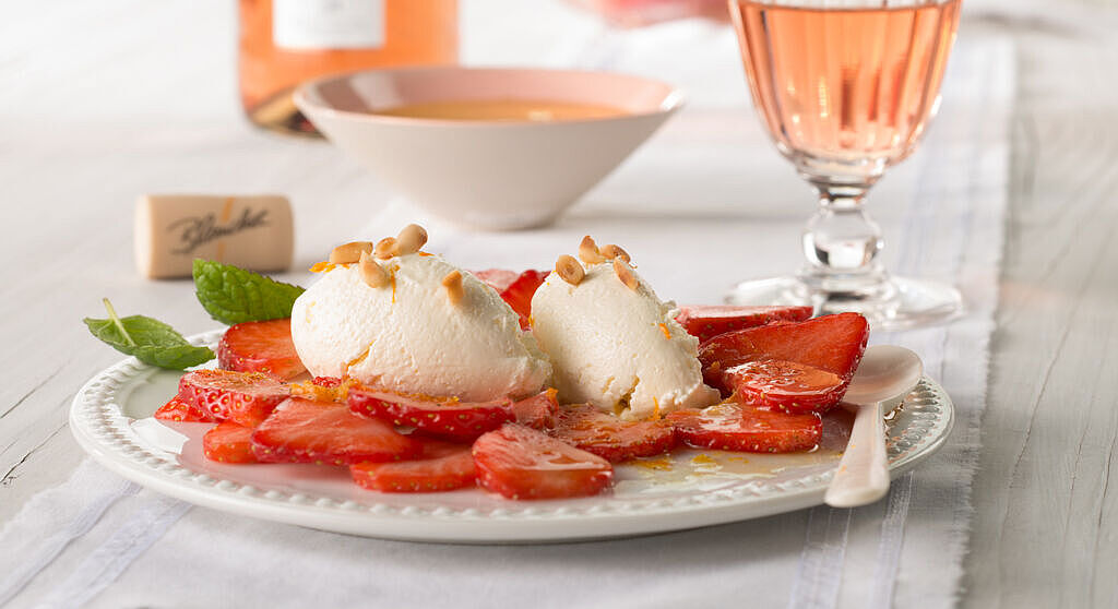 Erdbeercarpaccio mit Bresso-Nocken