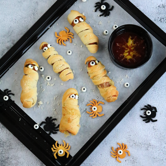 Halloween Snack Würstchen Mumie