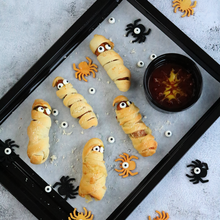 Halloween Snack Würstchen Mumie