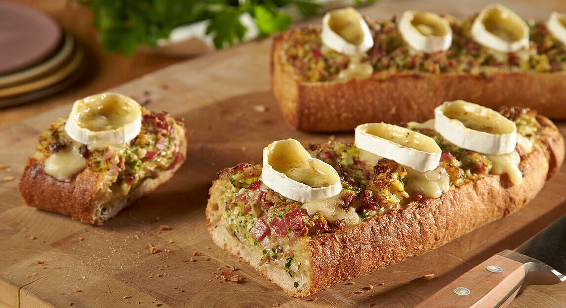 Gefülltes Géramont Baguette