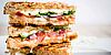 Ein Sandwich zum Anbeißen: Tomaten, Basilikum und natürlich original Mozzarella Käse