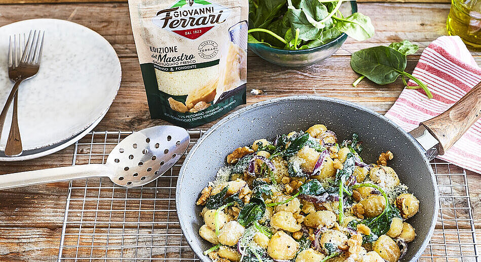 Gnocchi mit Ricotta, Baby-Spinat und Walnüssen