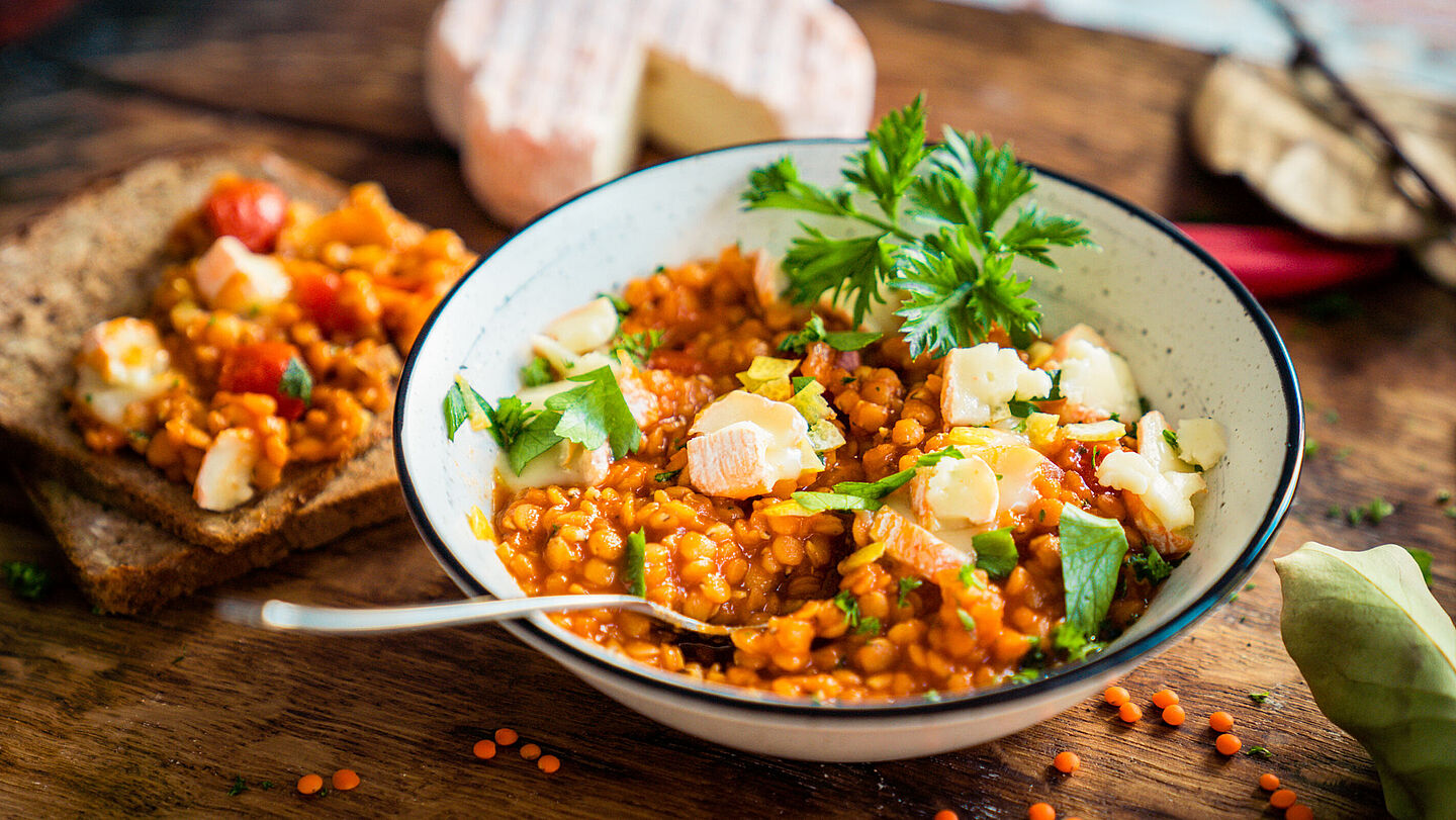 Indisches Linsen Dal Rezept mit Saint Albray Käse verfeinert. Einfach aber super lecker!