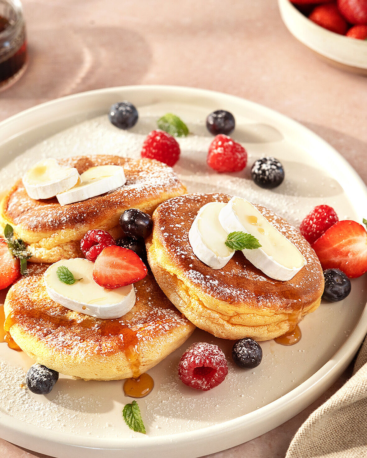 Soufflé Pancakes mit Beeren