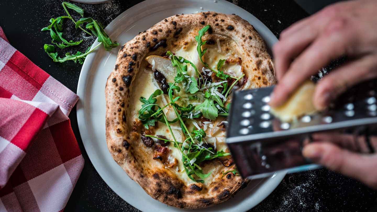 Rezept für Pizza mit Mozzarella und Birne