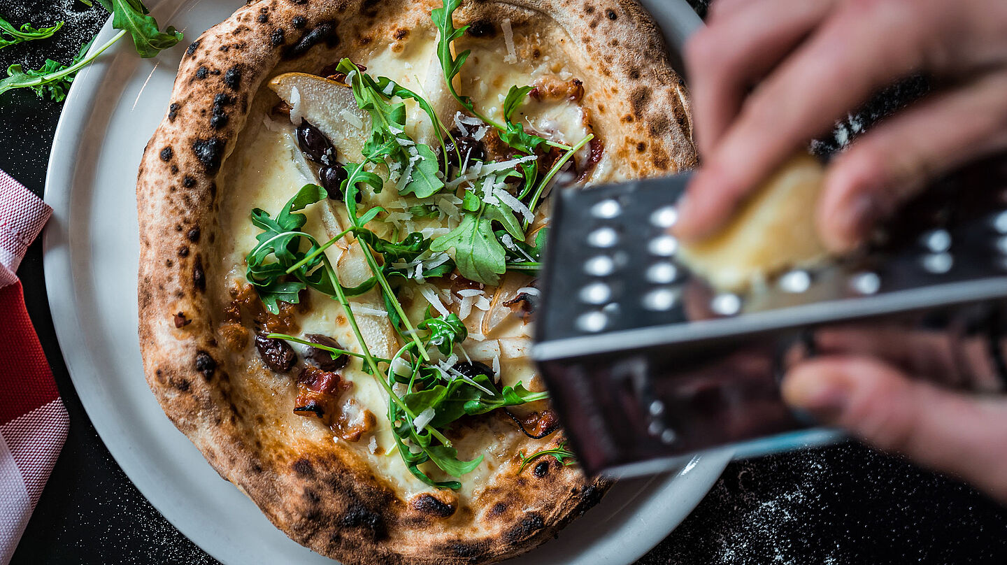 Rezept für Pizza mit Mozzarella und Birne