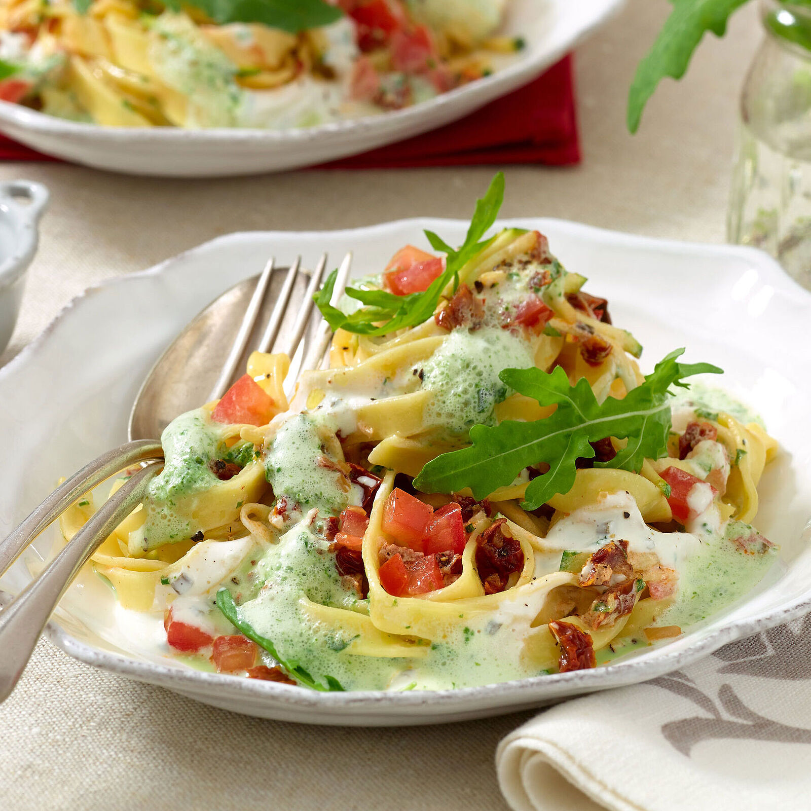 Tagliatelle mit Chavroux Kräuterschaum