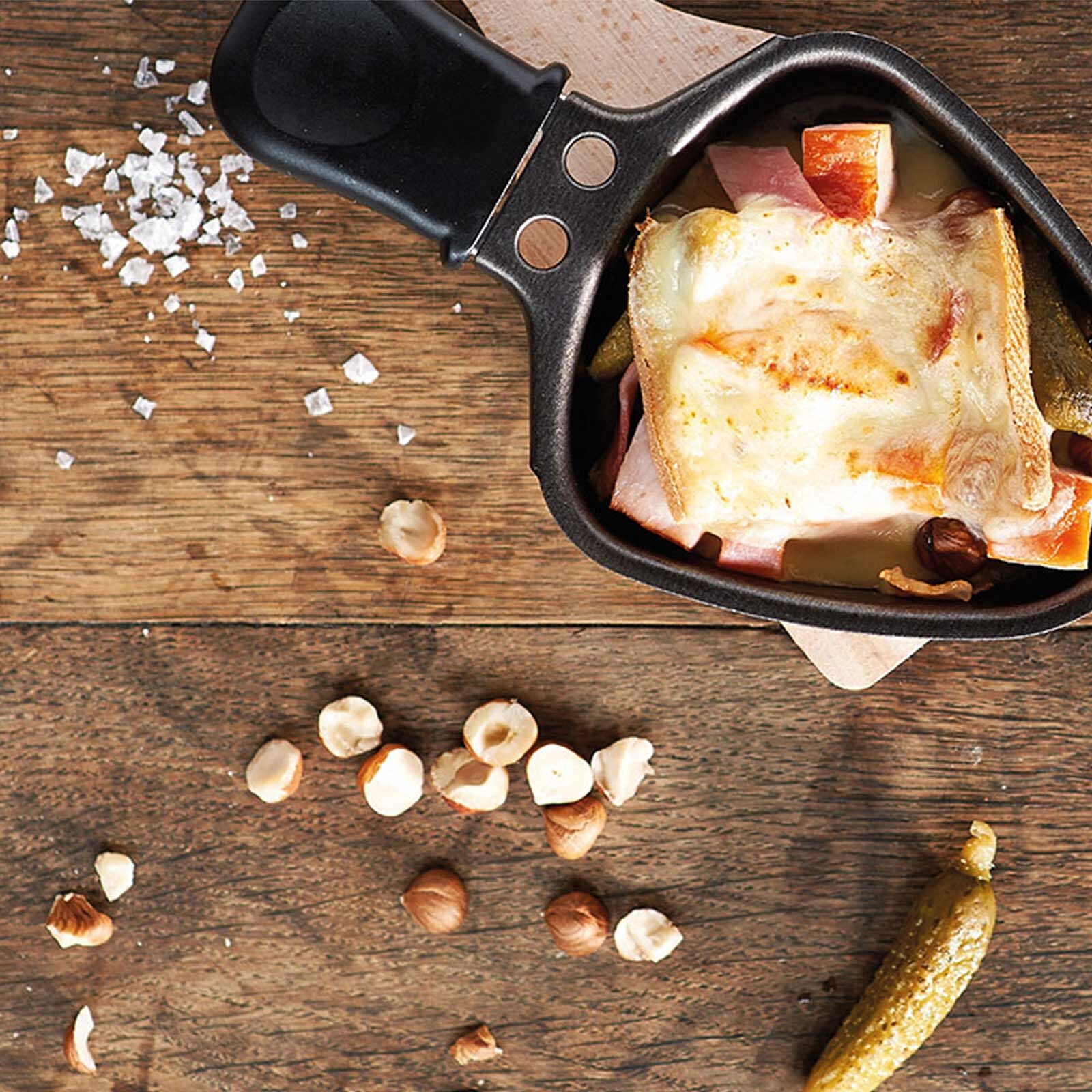 Raclette mit Hokkaido-Kürbis und Haselnüssen