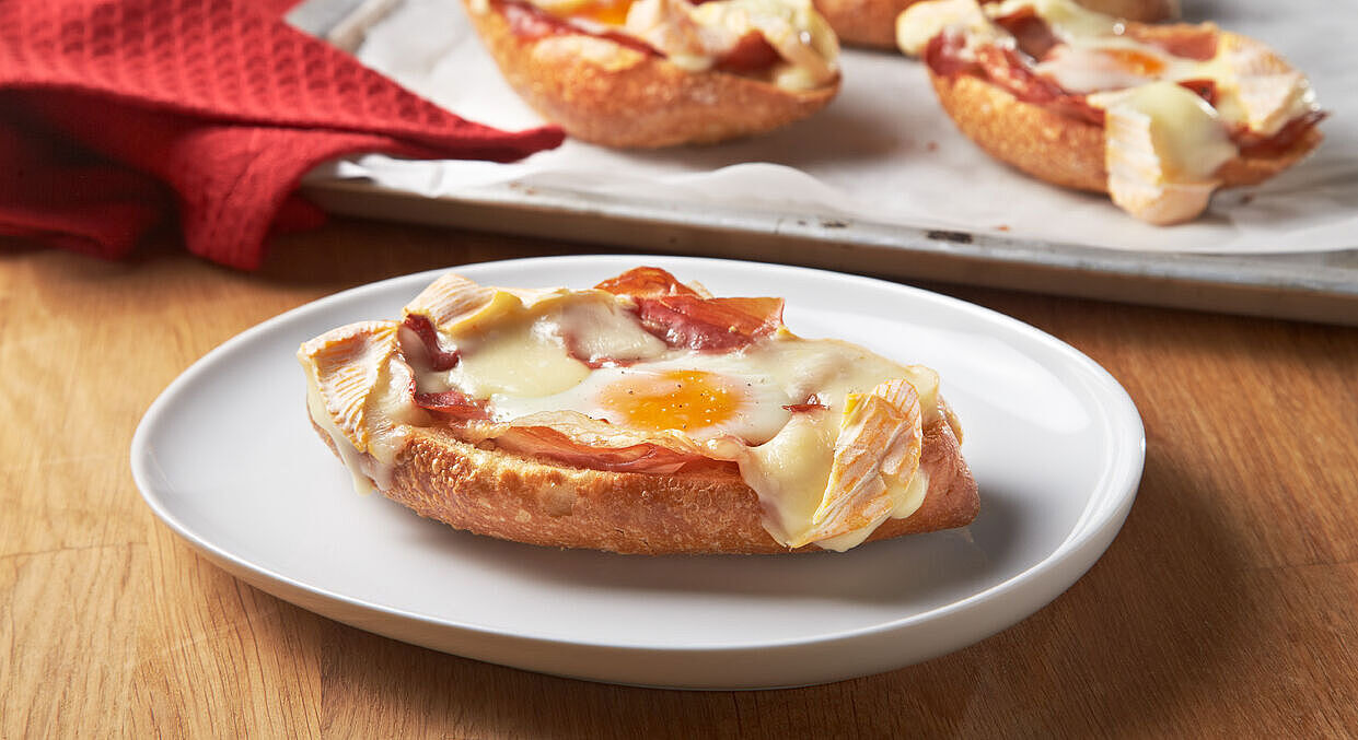 Überbackene Brötchen mit Schinken