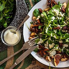 Rezept für Herbstsalat mit Feigen und Ziegenkäsedressing