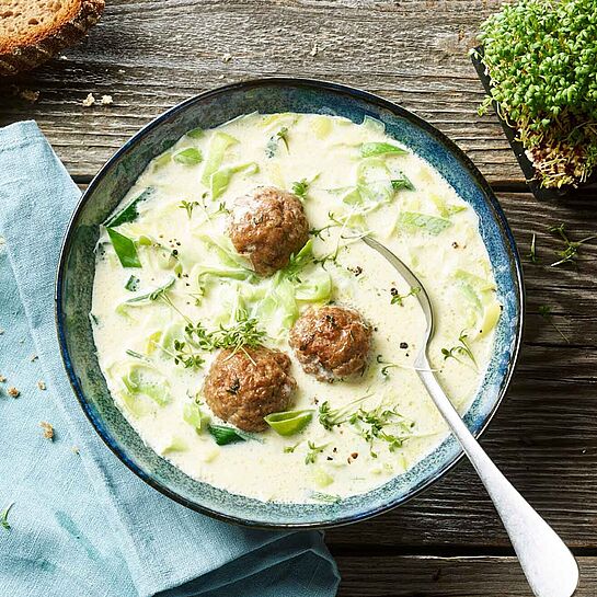 Käse Lauch Suppe Rezept mit MILKANA und Hackfleisch. Einfach köstlich!