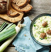 Käse Lauch Suppe Rezept mit MILKANA und Hackfleisch. Einfach köstlich!