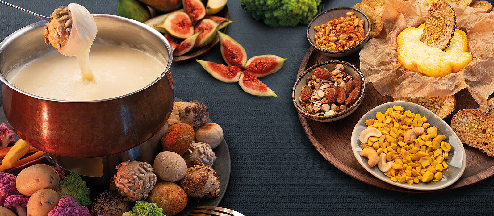 Käsefondue mit knusprigen Brotchips