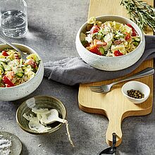 Nudelsalat mit Spargel und Erdbeeren und Giovanni Ferrari Grana Padano Riserva