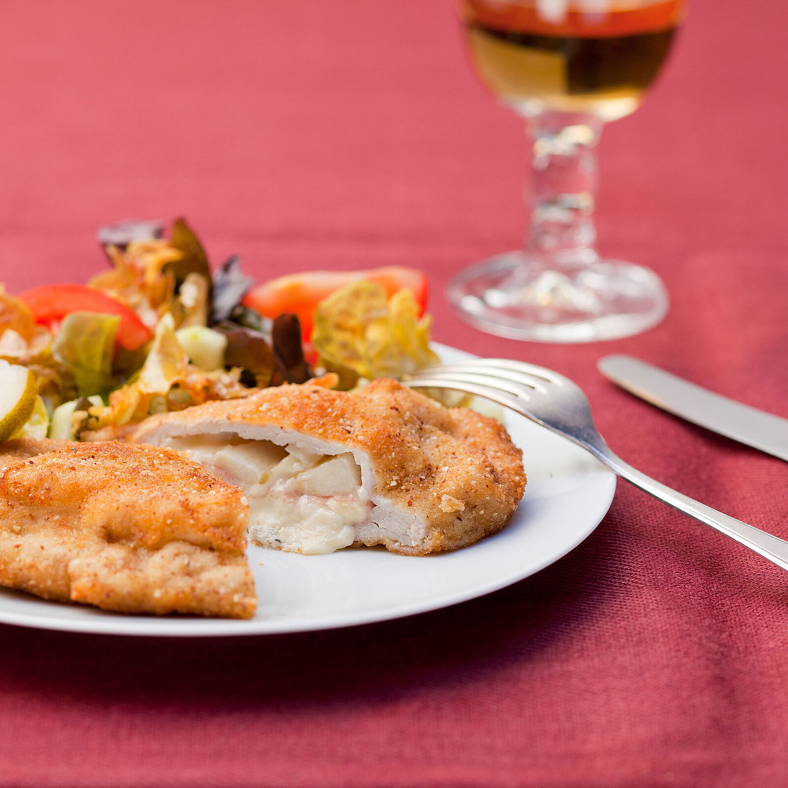 Cordon bleu mit Birnen-Käse-Füllung