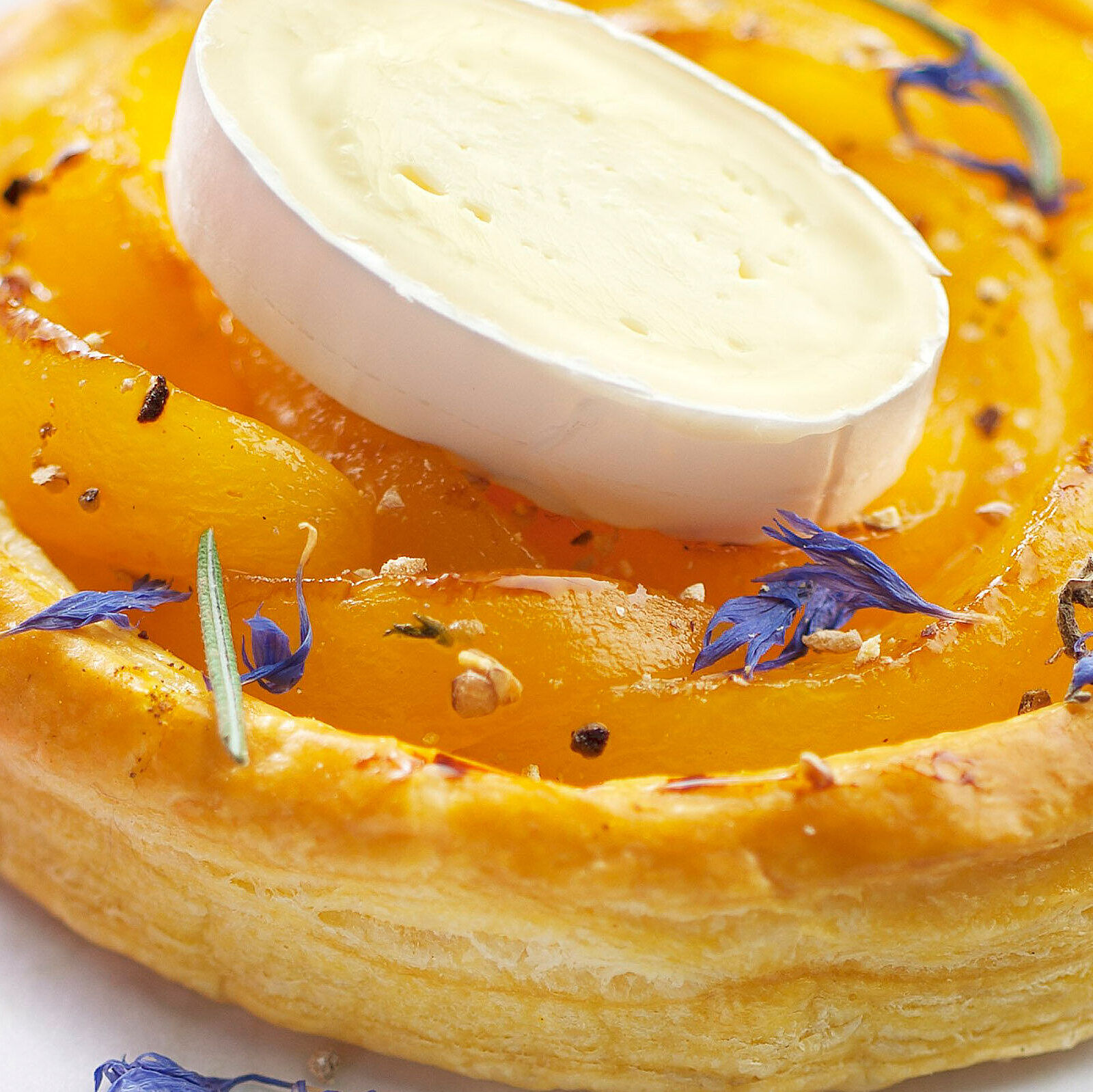Mini-Aprikosen-Tartelettes mit Käse