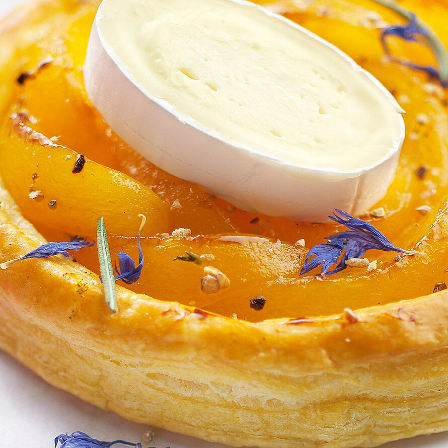 Rezept für fruchtige Aprikosen-Tartelettes mit Käse