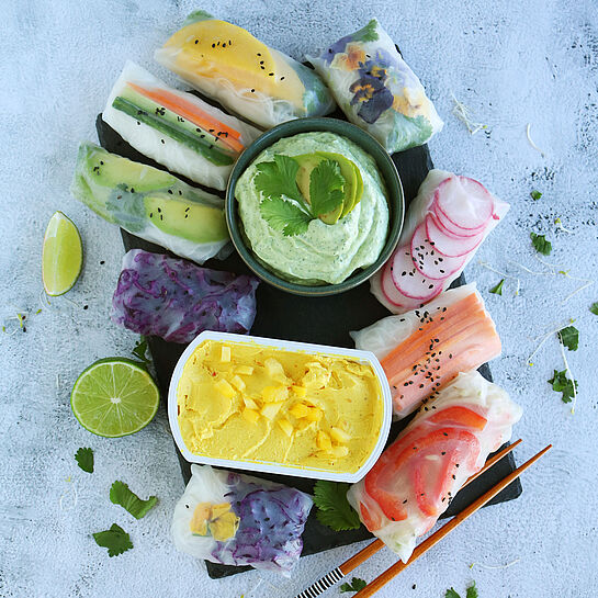 Bunte Sommerrollen mit Brunch-Dip