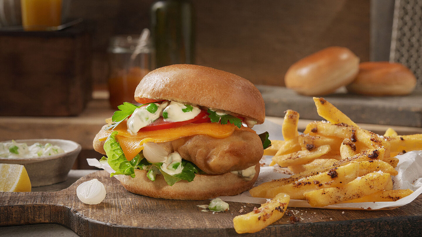 Fish and Chips Burger mit Minz-Sauce