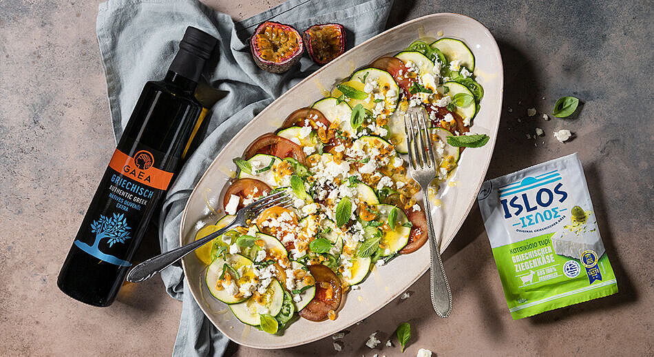 Tomaten-Zucchini-Carpaccio mit Passionsfrucht und Ziegenkäse