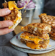 Cheeseburger aus dem Waffeleisen