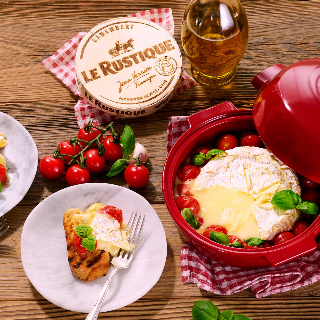 Grill-Camembert mit Kirschtomaten
