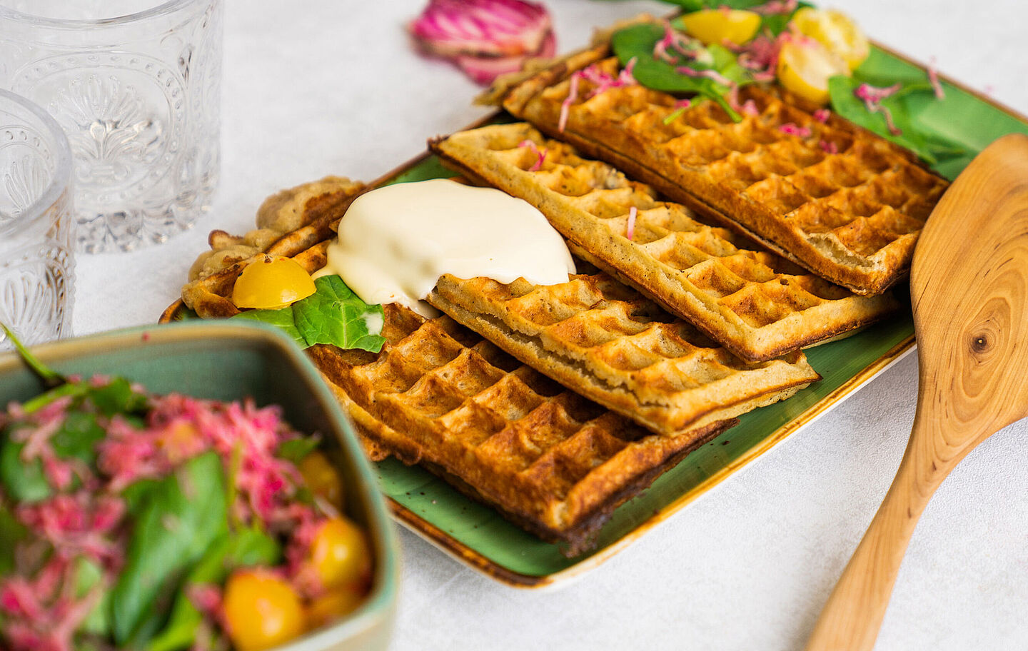 Rezept für herzhafte Mairüben-Waffeln