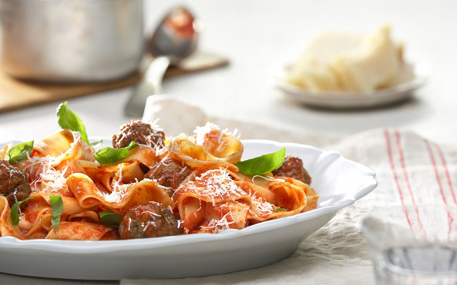 Pappardelle con Polpettine al Sugo