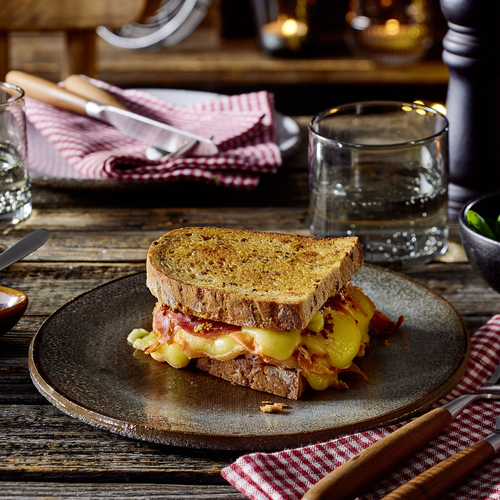 Croque Monsieur mit Raclette