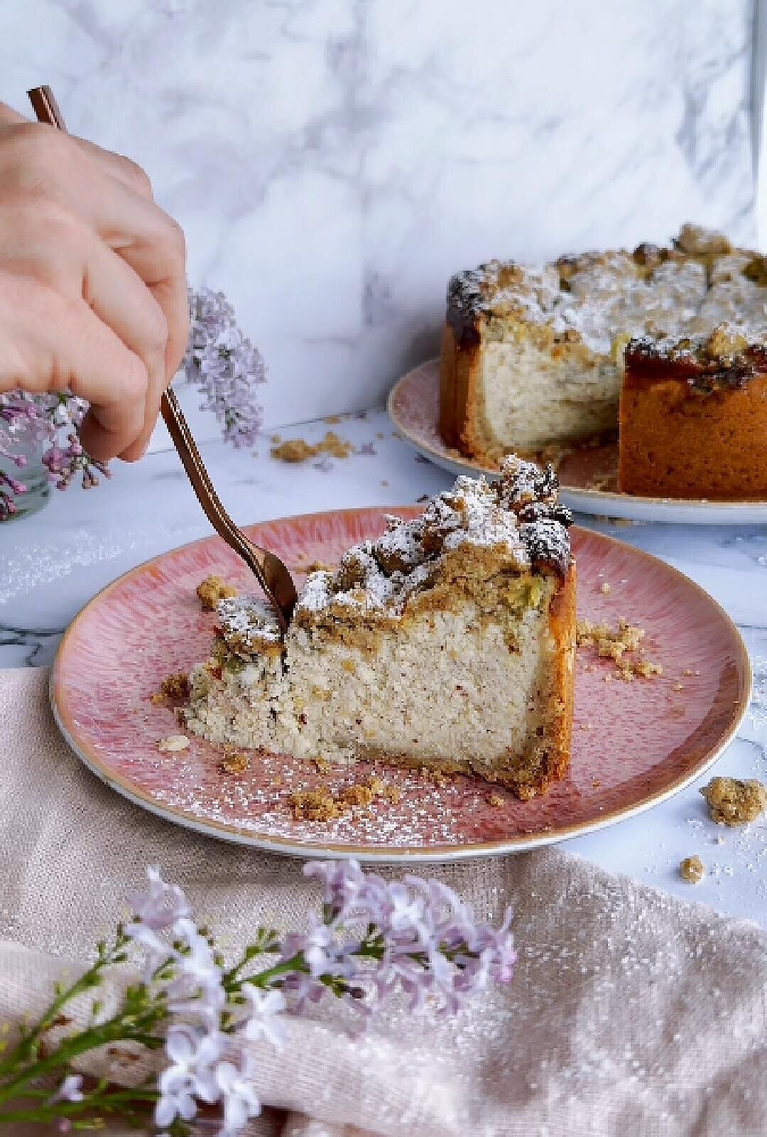 Rhabarber-Streusel Kuchen mit Brunch