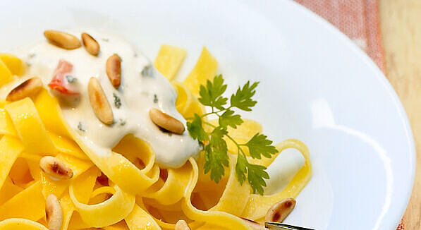 Tagliatelle in Paprika-Käse-Crème