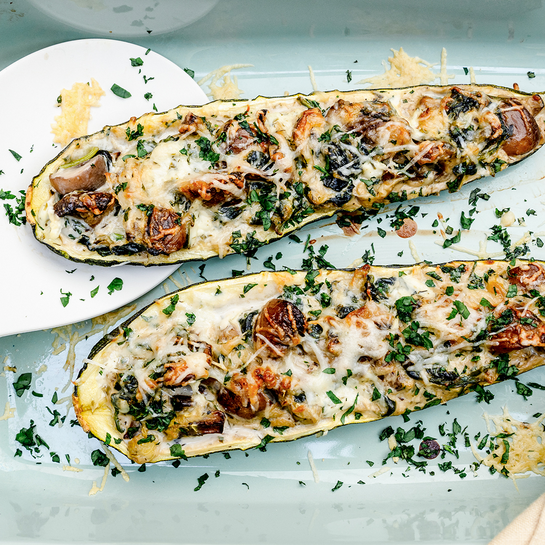 Überbackene Zucchini Schiffchen
