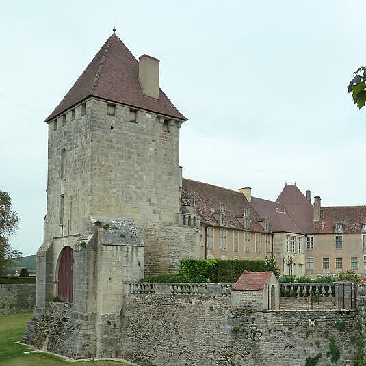 Schloss des Dorfes Epoisses