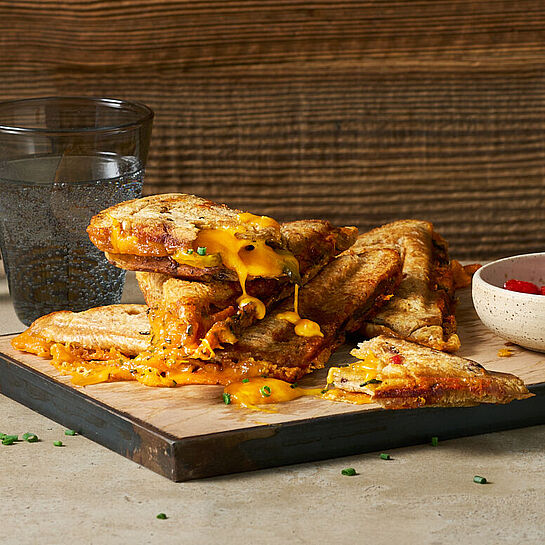 Grilled-Cheddar-Sandwich
