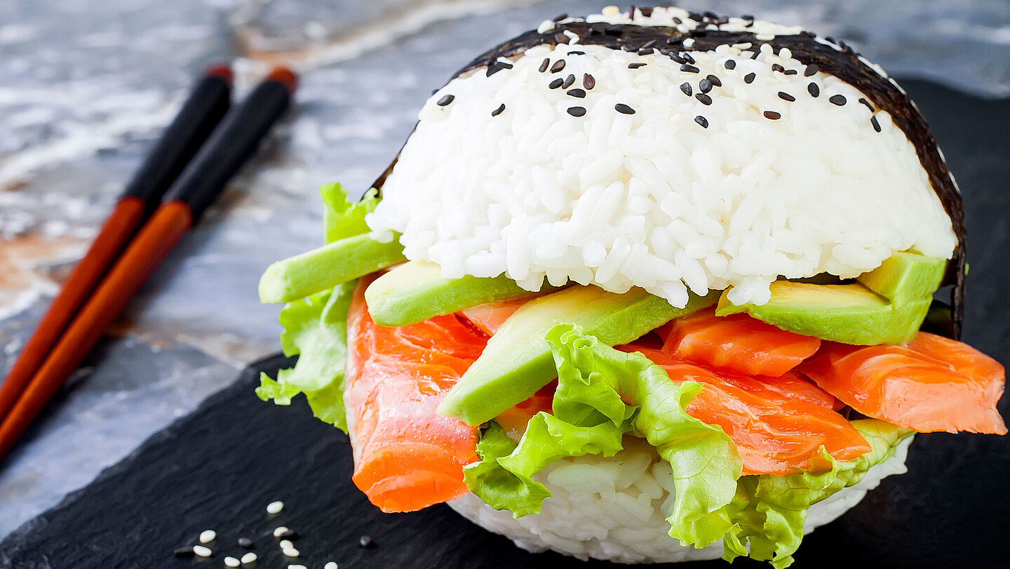 Sushi-Burger mit Wasabi-Käse