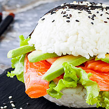 Sushi-Burger mit Wasabi-Käse