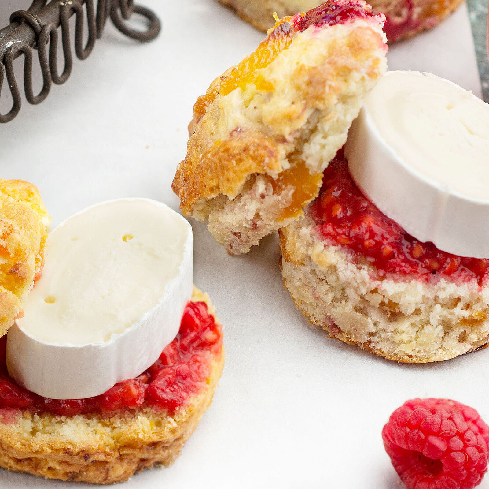 Fruchtige Scones mit Käse