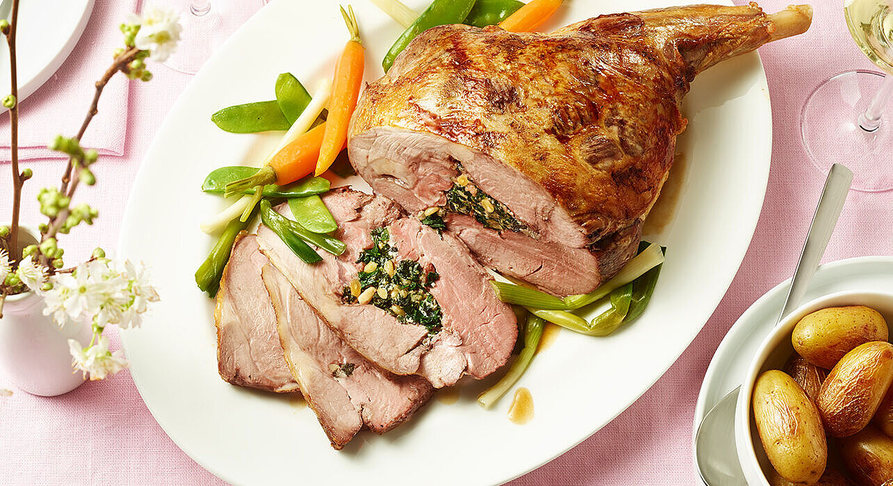 Lammkeule mit Käse-Bärlauch-Füllung