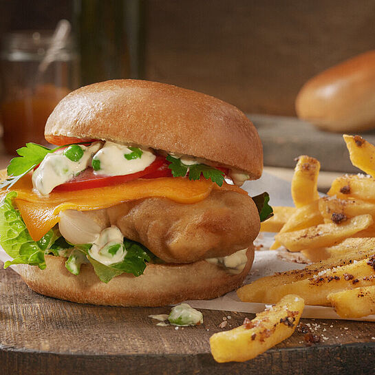 Fish and Chips Burger mit Minz-Sauce