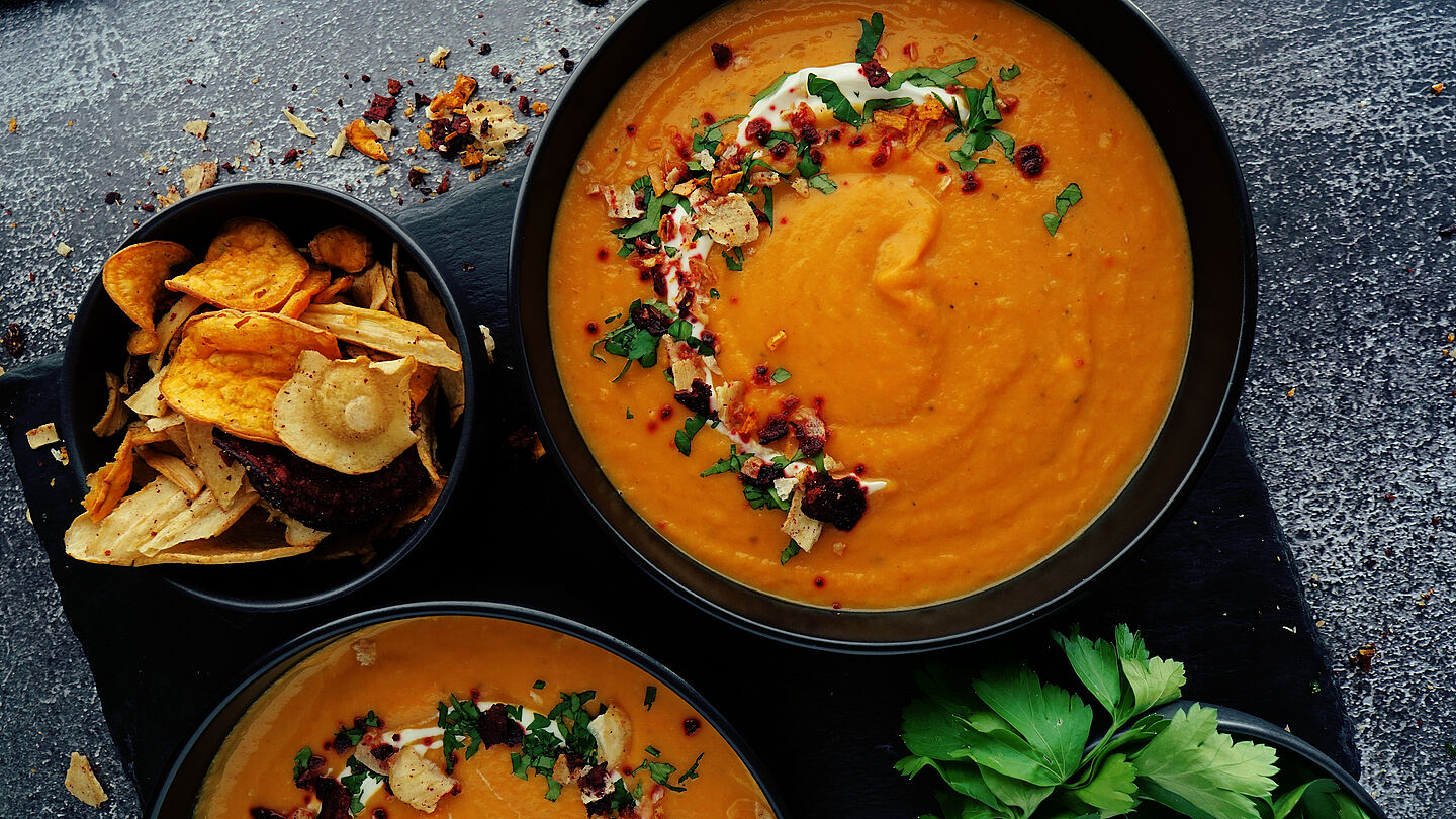 Süßkartoffelsuppe mit Crunch Schnelle-Süßkartoffelsuppe-mit-Crunch-horizontal