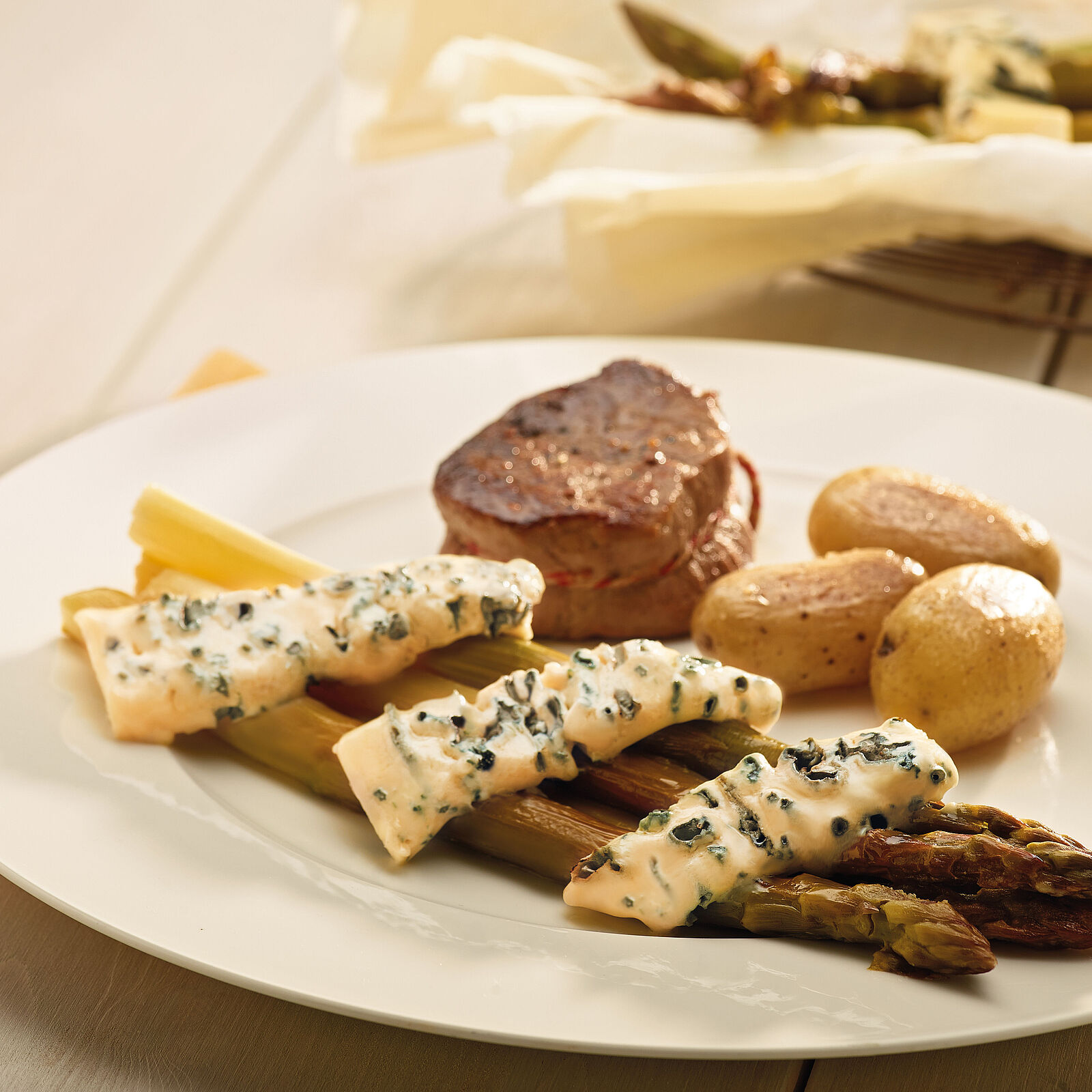 Spargelpäckchen mit Saint Agur