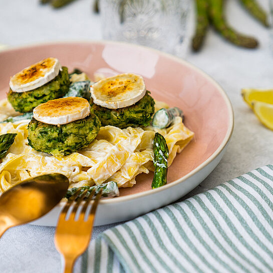 Rezept für Spargel-Pflanzerl auf Zitronenpasta