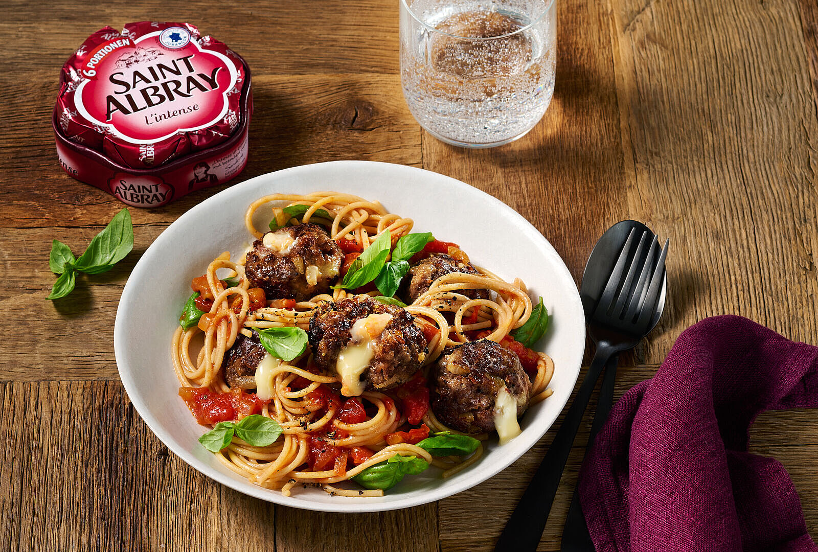 Pasta mit Saint Albray Meatballs